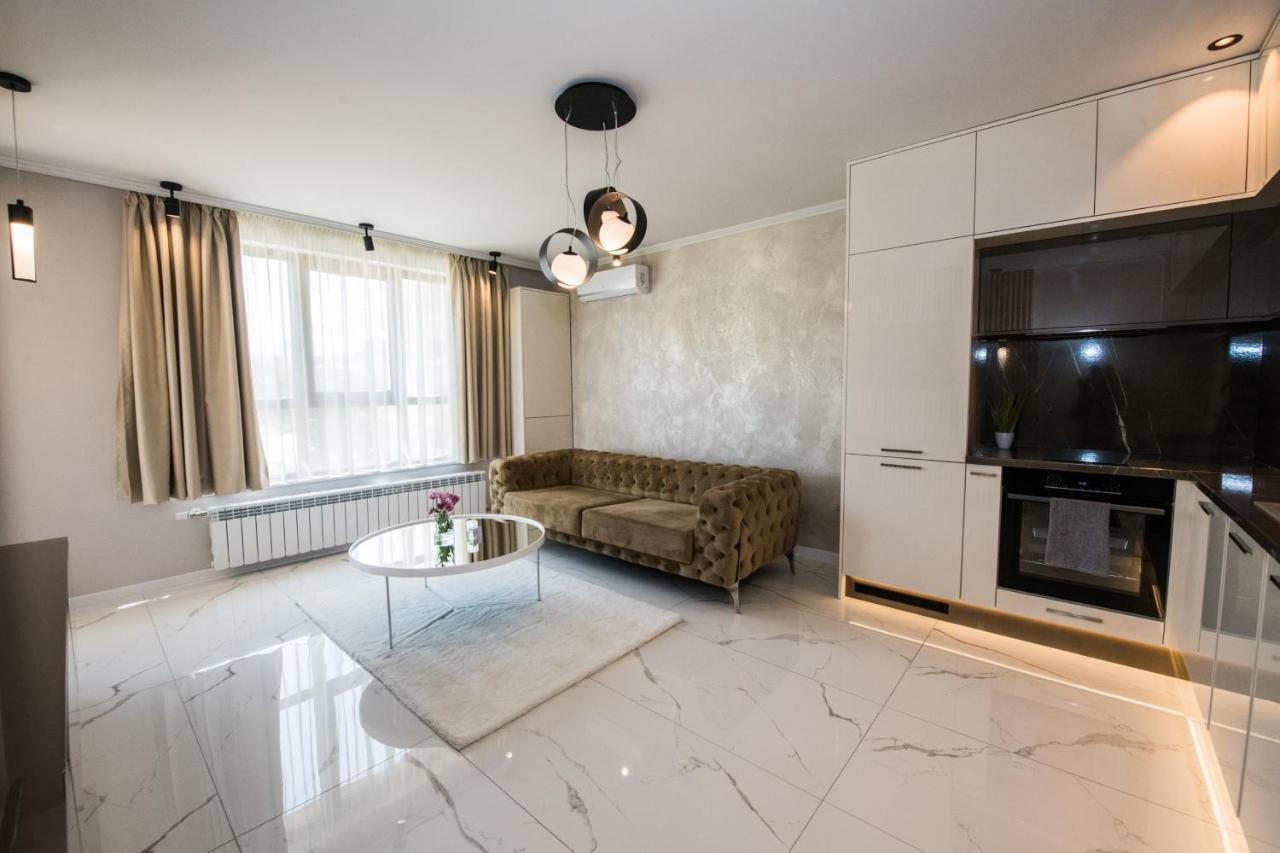 Luxury Martina Apartment ヴェリコ・タルノヴォ エクステリア 写真