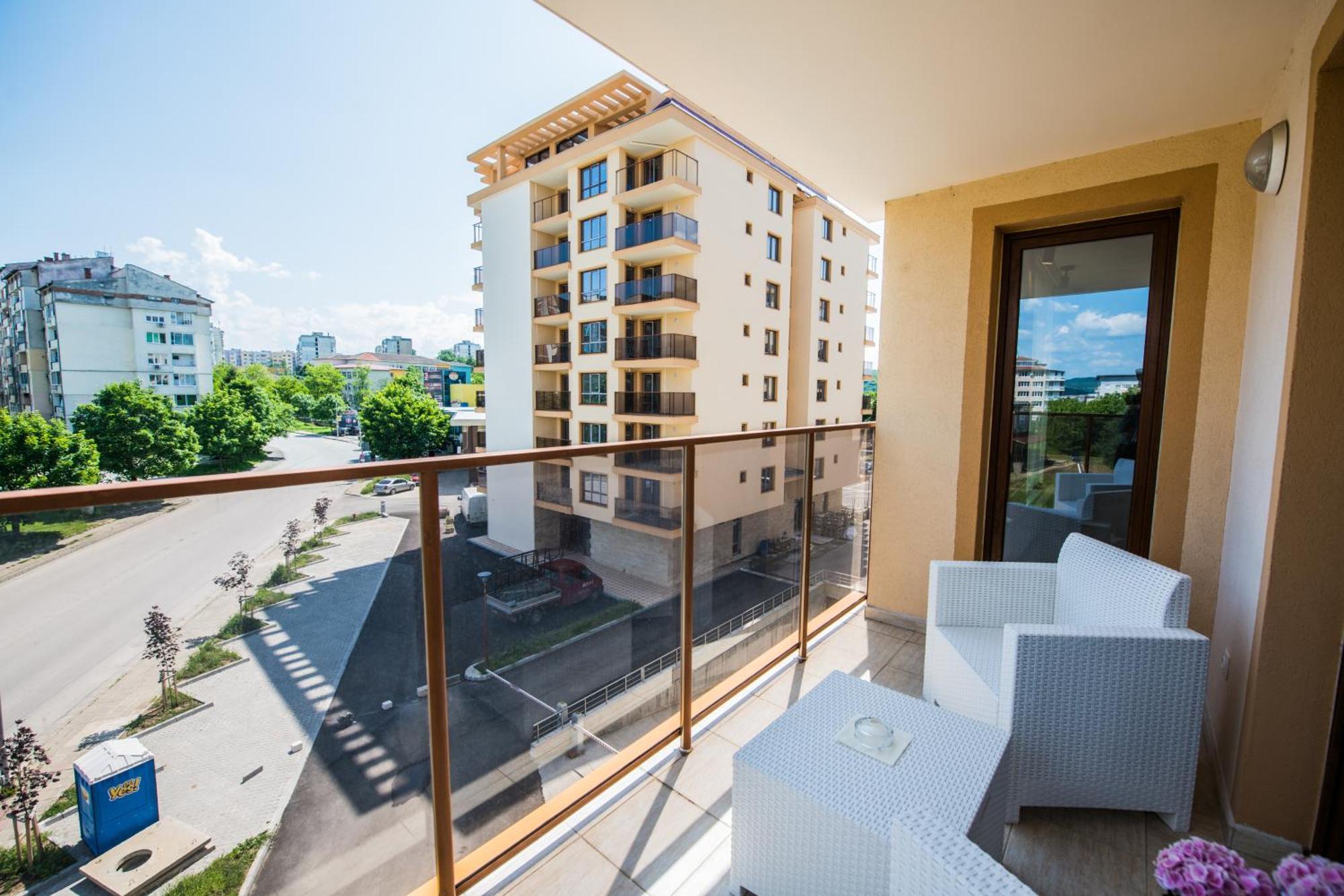 Luxury Martina Apartment ヴェリコ・タルノヴォ エクステリア 写真