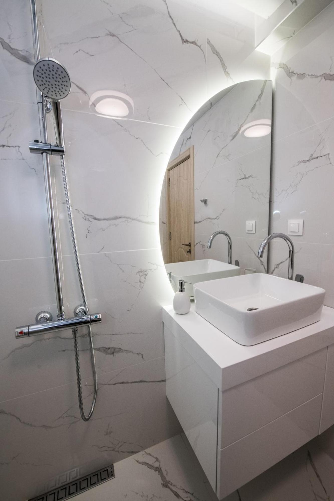 Luxury Martina Apartment ヴェリコ・タルノヴォ エクステリア 写真