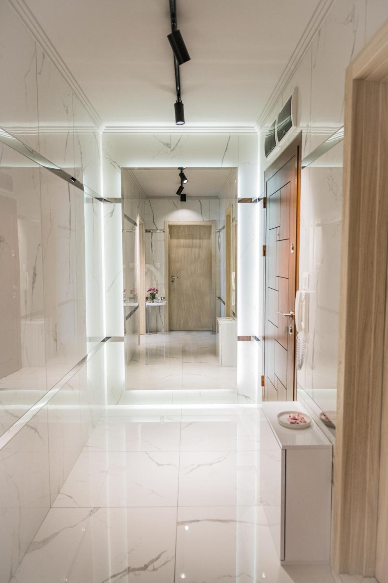 Luxury Martina Apartment ヴェリコ・タルノヴォ エクステリア 写真